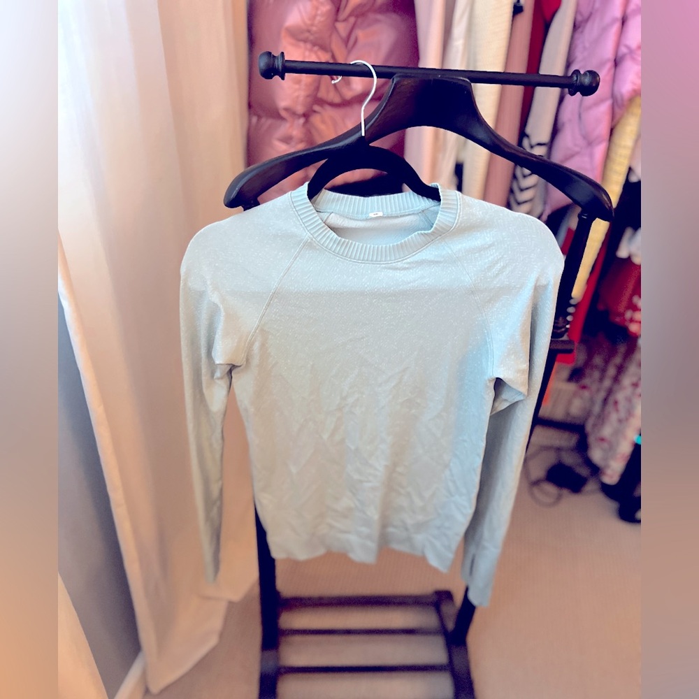 Lululemon Restless pullover size 4 cool mint